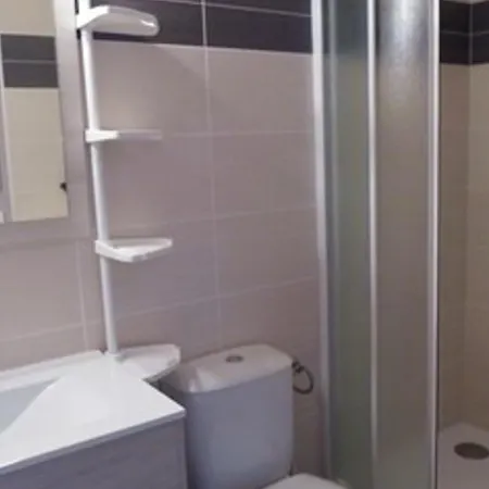 Апартаменты 2 Pieces, 4 Pers, Proche Et Commerces, Parking, Animaux Admis - Fr-1-776-115